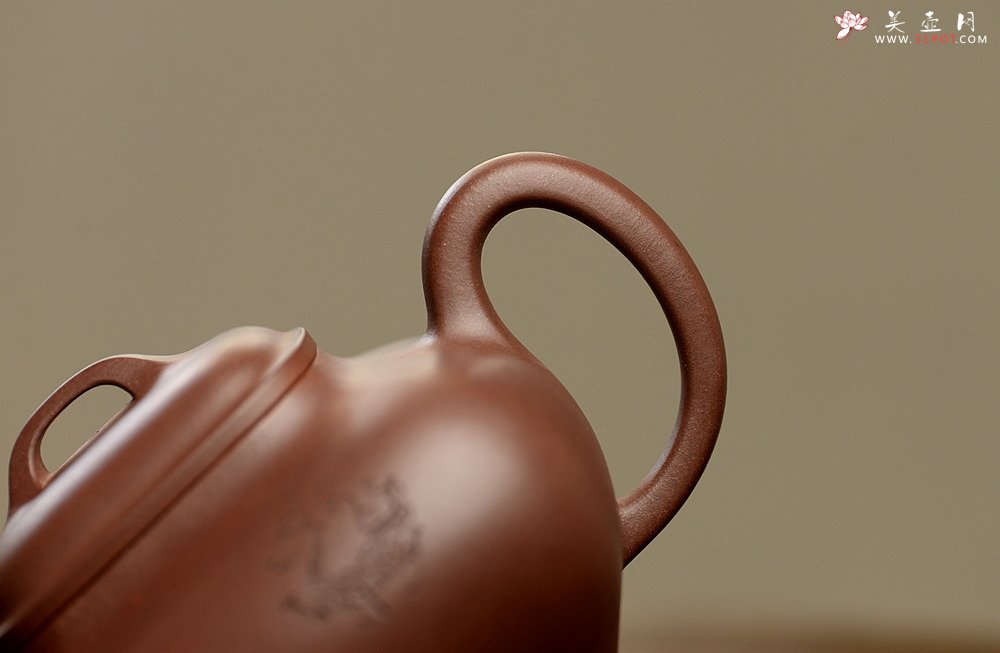 紫砂壶图片：文气装饰 大气磅礴 优质清水 全手传炉 神韵悠长 - 宜兴紫砂壶网