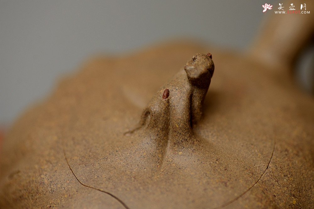 紫砂壶图片：刘秀全手经典作品 肌理自然生动 高挑挺拔 古朴之味~~颀长壶 - 宜兴紫砂壶网