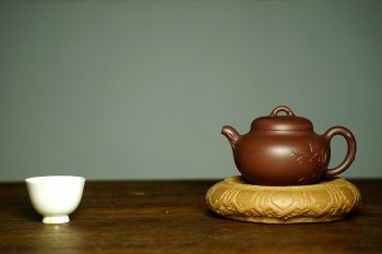 紫砂壶图片：高雪琴全手作品 饱满可人 简意花货 实用佳品 梅香 - 宜兴紫砂壶网