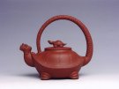 紫砂壶图片：大鱼龙壶提梁壶 - 宜兴紫砂壶网