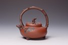 紫砂壶图片：银杏提梁壶 - 宜兴紫砂壶网