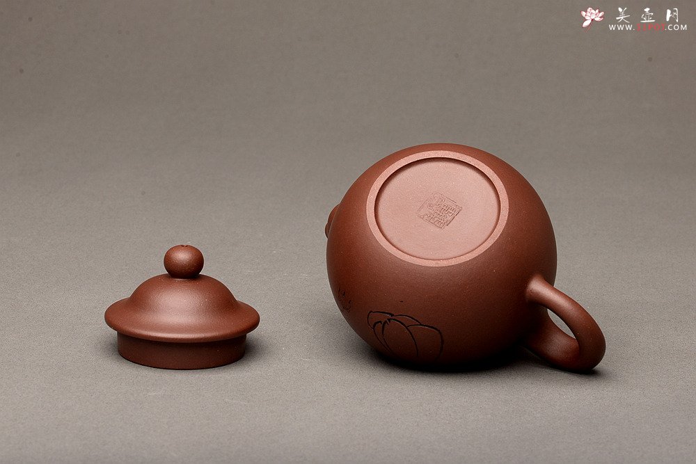 紫砂壶图片：圆润饱满 有趣实用 從心 - 宜兴紫砂壶网