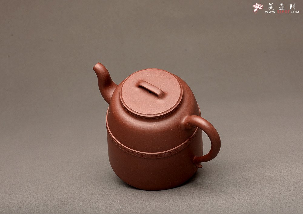 紫砂壶图片：古朴大气 潘小东全手新作 全手岱琮 挺拔俊秀  - 宜兴紫砂壶网