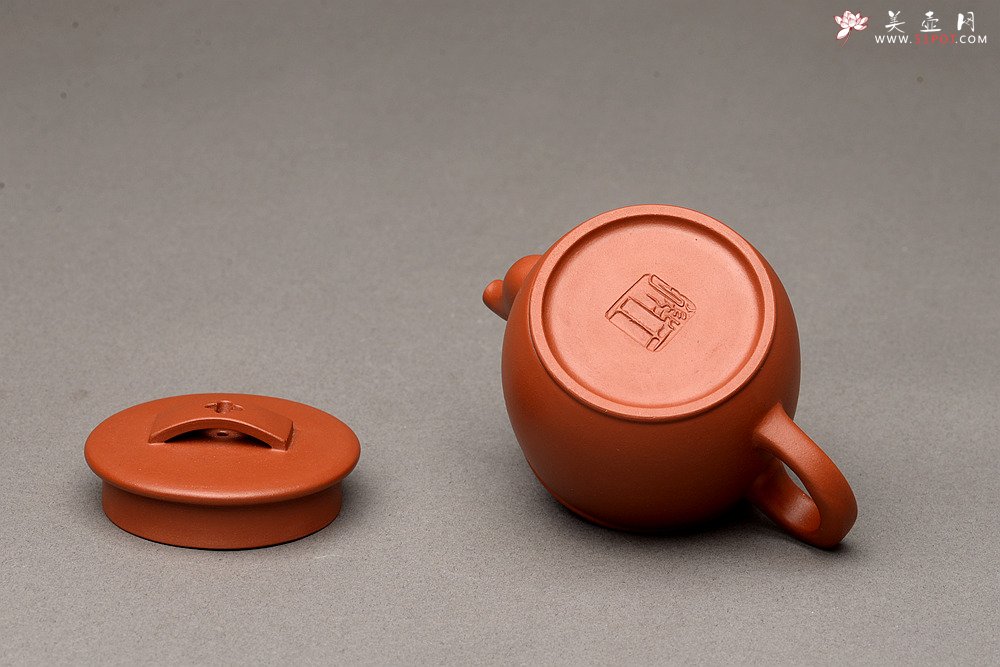 紫砂壶图片：王微全手新品 大口实用 优质朱泥~~全手小汉瓦 - 宜兴紫砂壶网