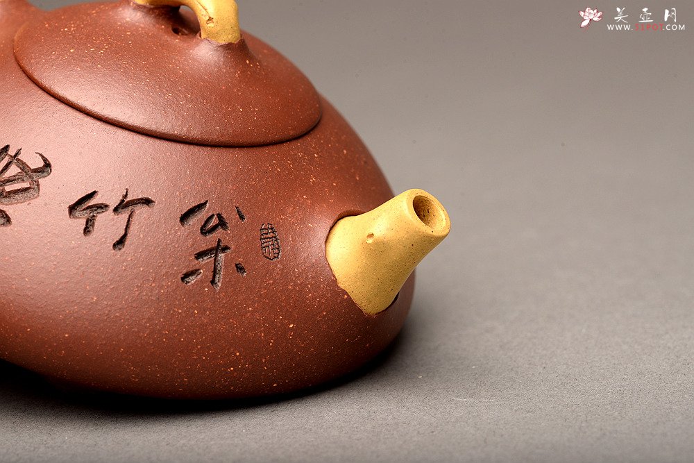 紫砂壶图片：李彦雄新品 雅趣 松鼠栩栩如生 三友石瓢 - 宜兴紫砂壶网