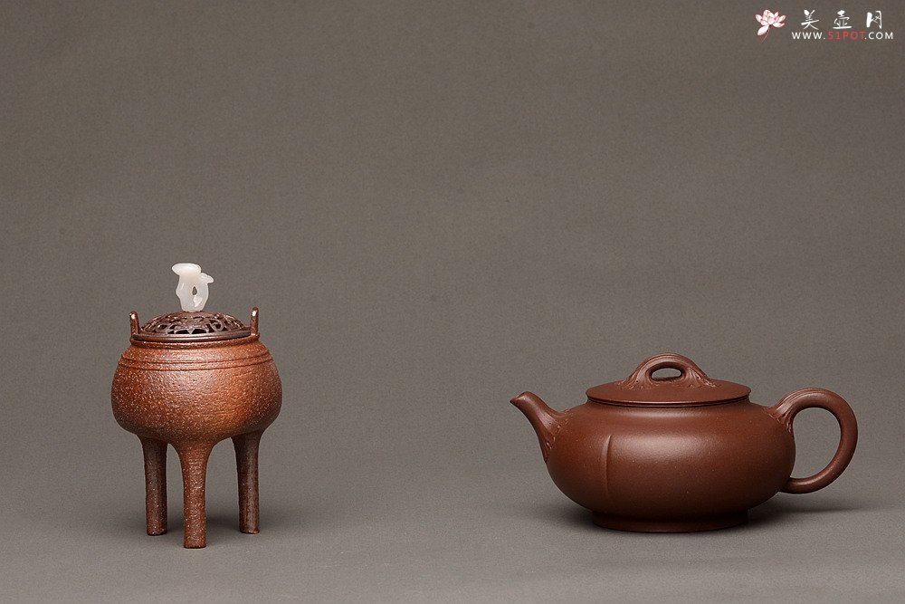 紫砂壶图片：线条流畅 别有风味o(∩_∩)o  新意花器 全手工知秋 - 宜兴紫砂壶网