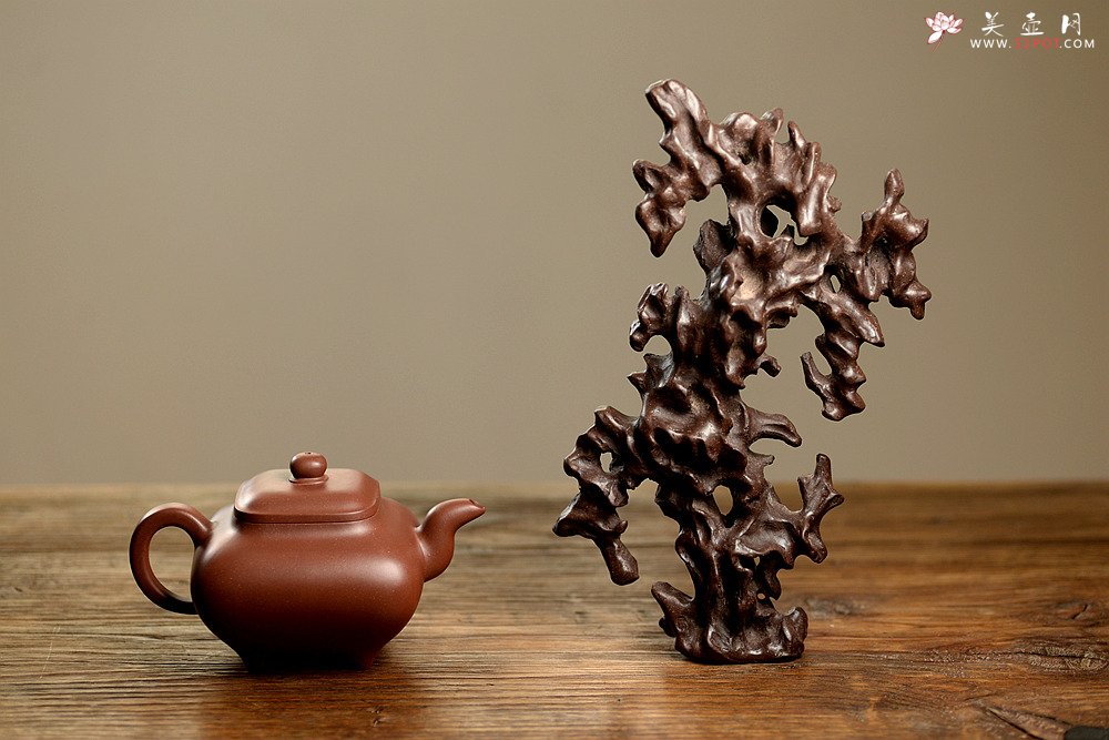 紫砂壶图片：手感丰润 造型好玩 全手文房假山 - 宜兴紫砂壶网