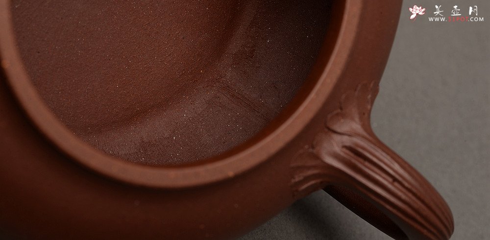 紫砂壶图片：线条流畅 别有风味o(∩_∩)o  新意花器 全手工知秋 - 宜兴紫砂壶网