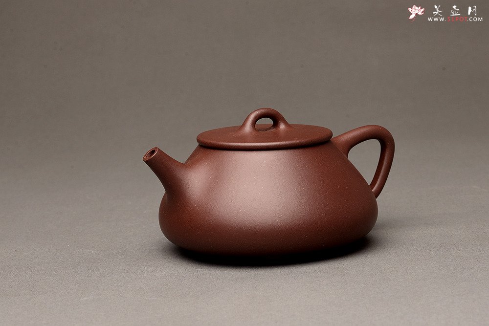 紫砂壶图片：器形周正 骨肉均挺之全手平盖石瓢  - 宜兴紫砂壶网