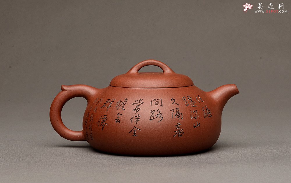 紫砂壶图片：刘海戏金蟾 张听刚精心装饰 文气之作 过桥扁腹 - 宜兴紫砂壶网