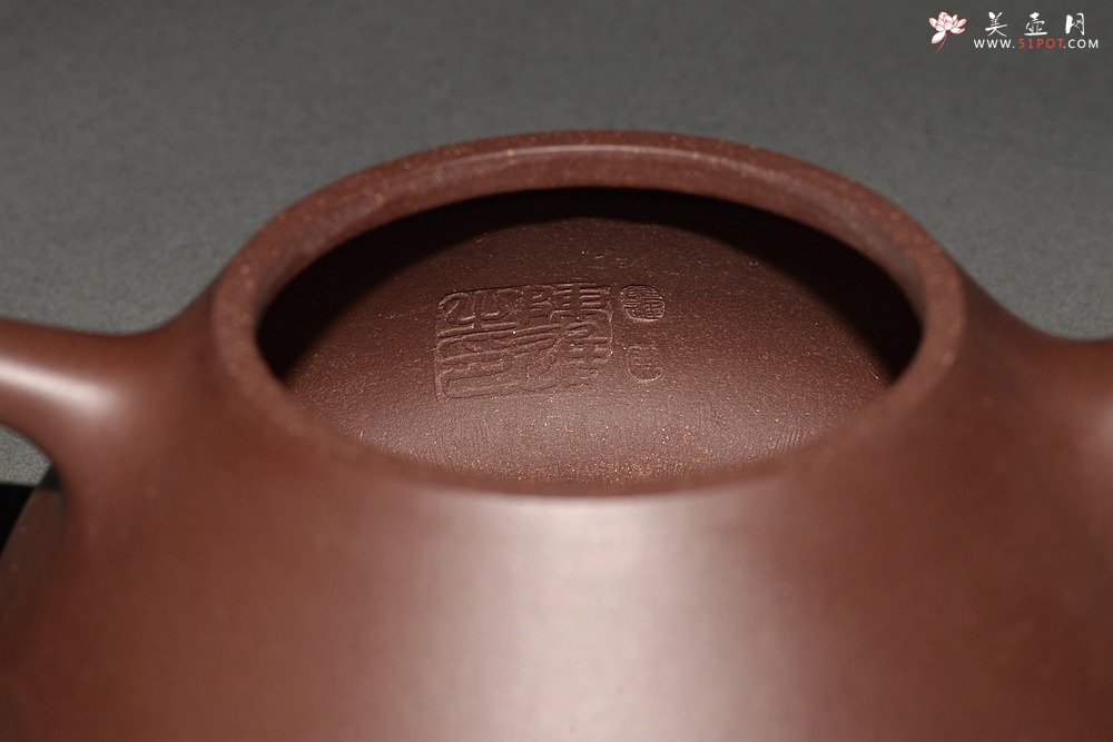 紫砂壶图片：器形周正 骨肉均挺之全手平盖石瓢  - 宜兴紫砂壶网