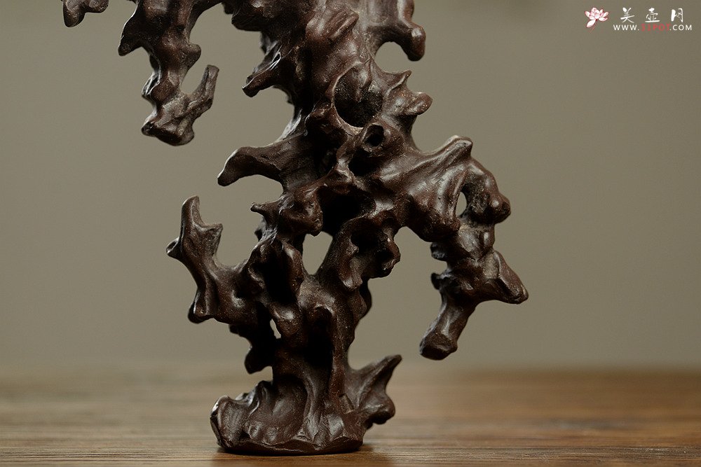 紫砂壶图片：手感丰润 造型好玩 全手文房假山 - 宜兴紫砂壶网