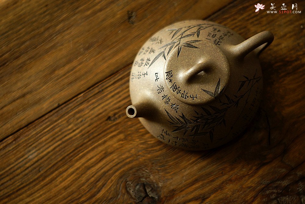 紫砂壶图片：张听刚精心摹古装饰 古朴素雅 文气佳品 全手翟子冶石瓢 - 宜兴紫砂壶网