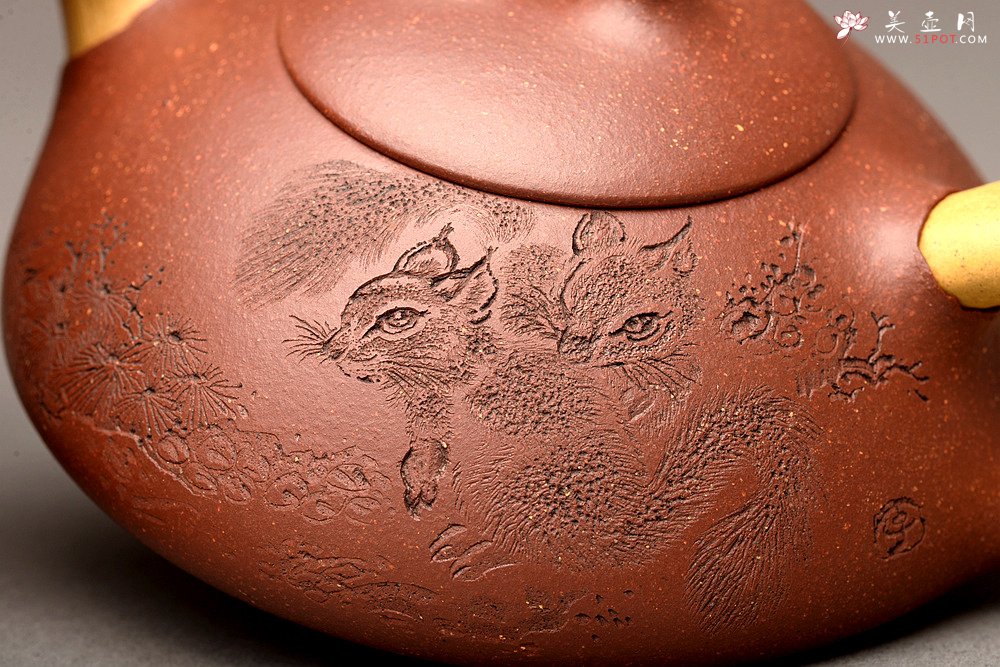 紫砂壶图片：李彦雄新品 雅趣 松鼠栩栩如生 三友石瓢 - 宜兴紫砂壶网