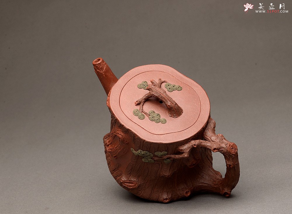 紫砂壶图片：优质地槽青 全手双色大黑松 引人流连 苍劲古松 - 宜兴紫砂壶网