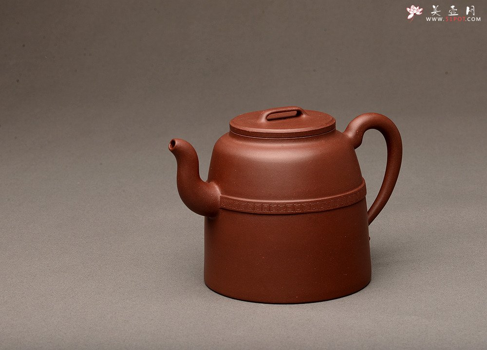 紫砂壶图片：古朴大气 潘小东全手新作 全手岱琮 挺拔俊秀  - 宜兴紫砂壶网