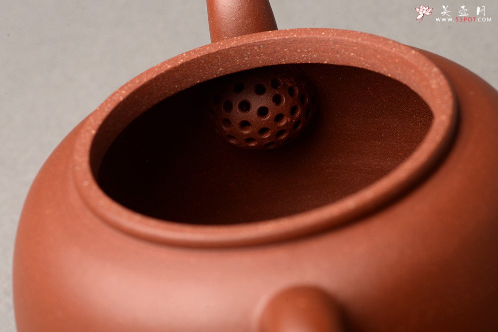 紫砂壶图片：钱林芳全手新作 韵味独特 做工精致 线韵 - 宜兴紫砂壶网