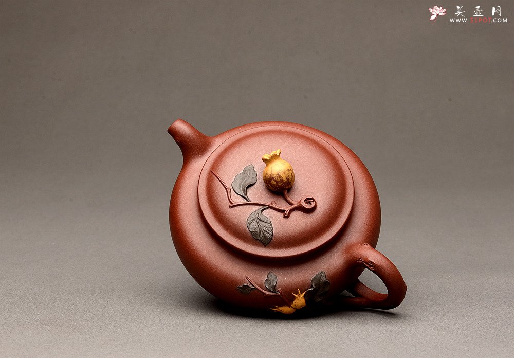 紫砂壶图片：周路健全手新作 春华秋实之仿古 逼真生动 - 宜兴紫砂壶网