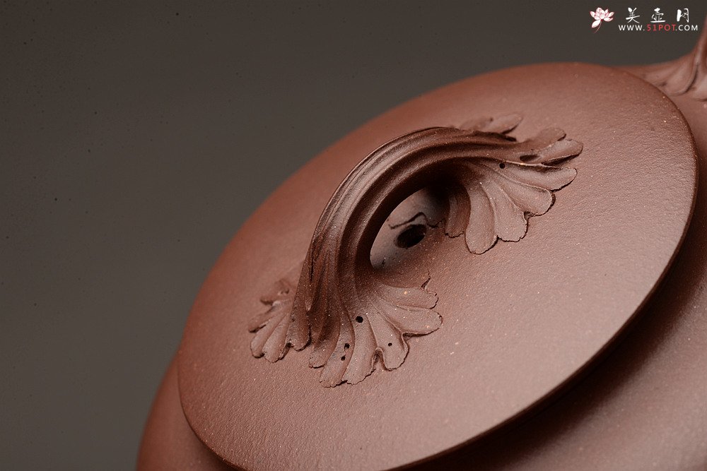 紫砂壶图片：线条流畅 别有风味o(∩_∩)o  新意花器 全手工知秋 - 宜兴紫砂壶网