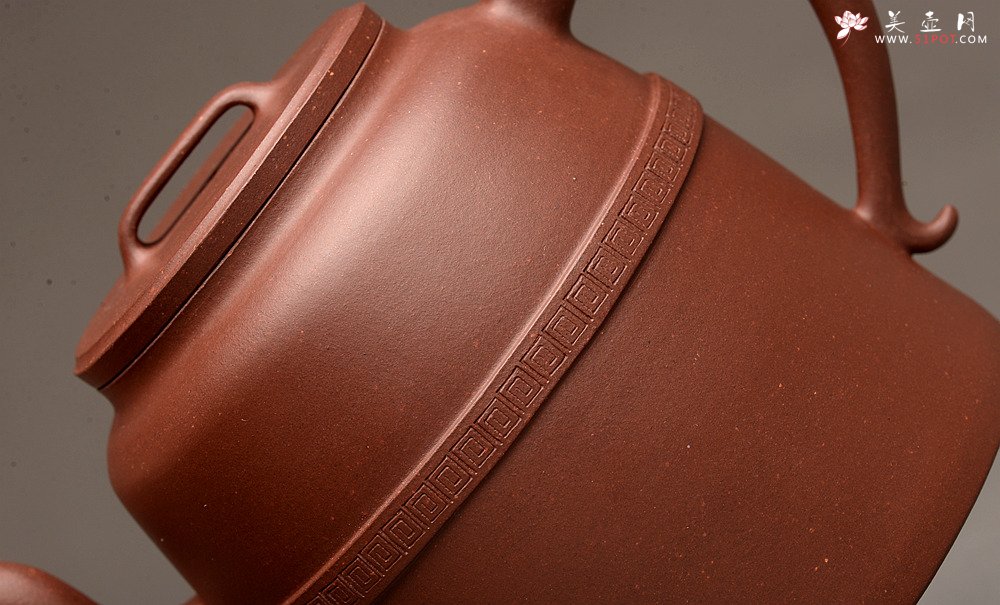 紫砂壶图片：古朴大气 潘小东全手新作 全手岱琮 挺拔俊秀  - 宜兴紫砂壶网