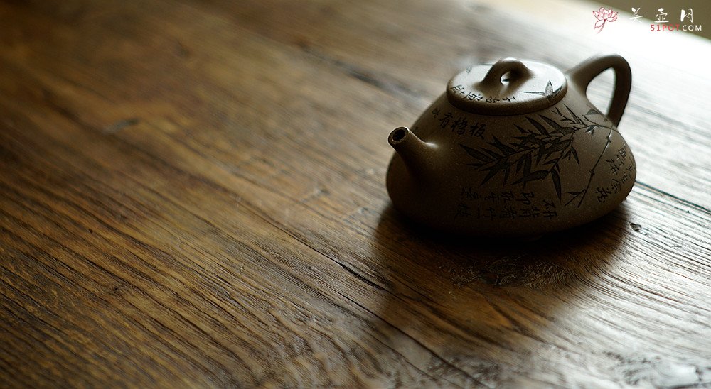 紫砂壶图片：张听刚精心摹古装饰 古朴素雅 文气佳品 全手翟子冶石瓢 - 宜兴紫砂壶网