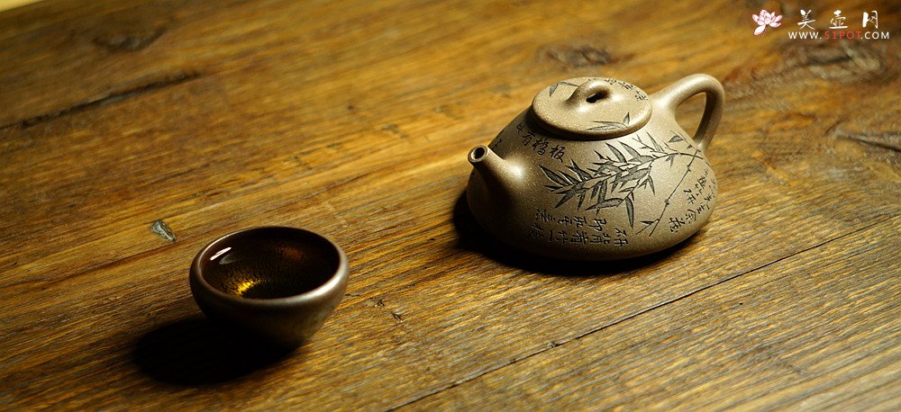 紫砂壶图片：张听刚精心摹古装饰 古朴素雅 文气佳品 全手翟子冶石瓢 - 宜兴紫砂壶网