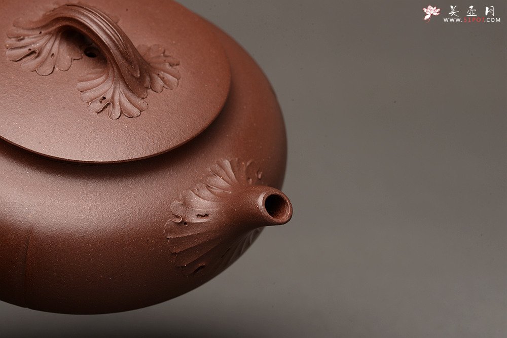 紫砂壶图片：线条流畅 别有风味o(∩_∩)o  新意花器 全手工知秋 - 宜兴紫砂壶网
