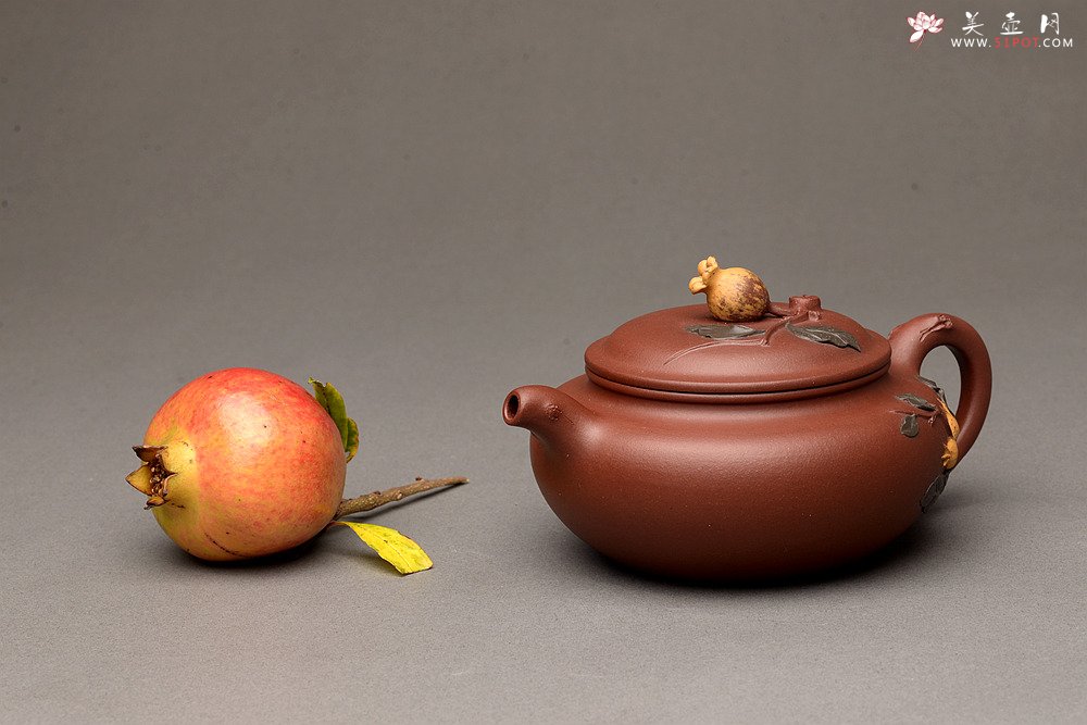 紫砂壶图片：周路健全手新作 春华秋实之仿古 逼真生动 - 宜兴紫砂壶网