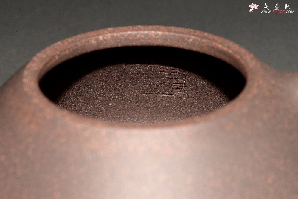 紫砂壶图片：周斌全手力作 精品高温老紫泥调砂 古朴金石其骨 子冶石瓢 - 宜兴紫砂壶网