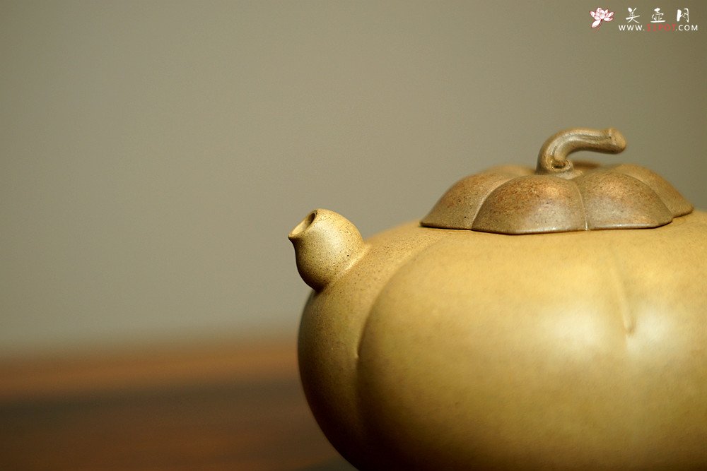 紫砂壶图片：顾正芳乙未年秋全手新作 曼妙田园 诗情画意 琼姿 优质本山绿 - 宜兴紫砂壶网