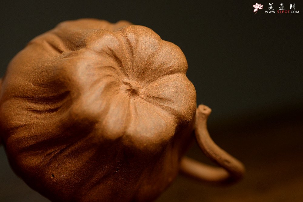 紫砂壶图片：学院派风格之全手莲蓬公道 肌理丰富 各有风味~ - 宜兴紫砂壶网