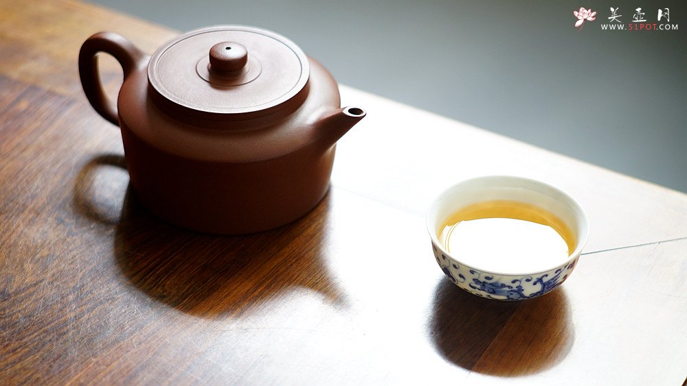 紫砂壶图片：徐正涛全手新品 端庄温润 儒雅正气 单片折肩 玉璧 精工细作 - 宜兴紫砂壶网