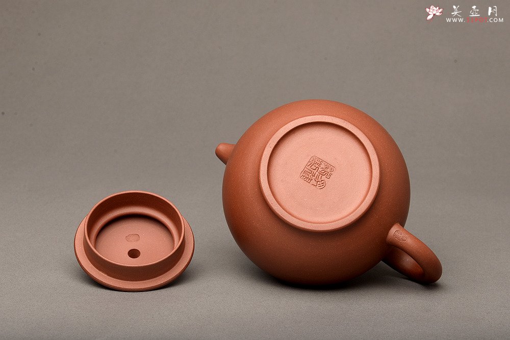 紫砂壶图片：美壶特惠 性价比极高 传统经典 厚重大气 全手大掇只 - 宜兴紫砂壶网