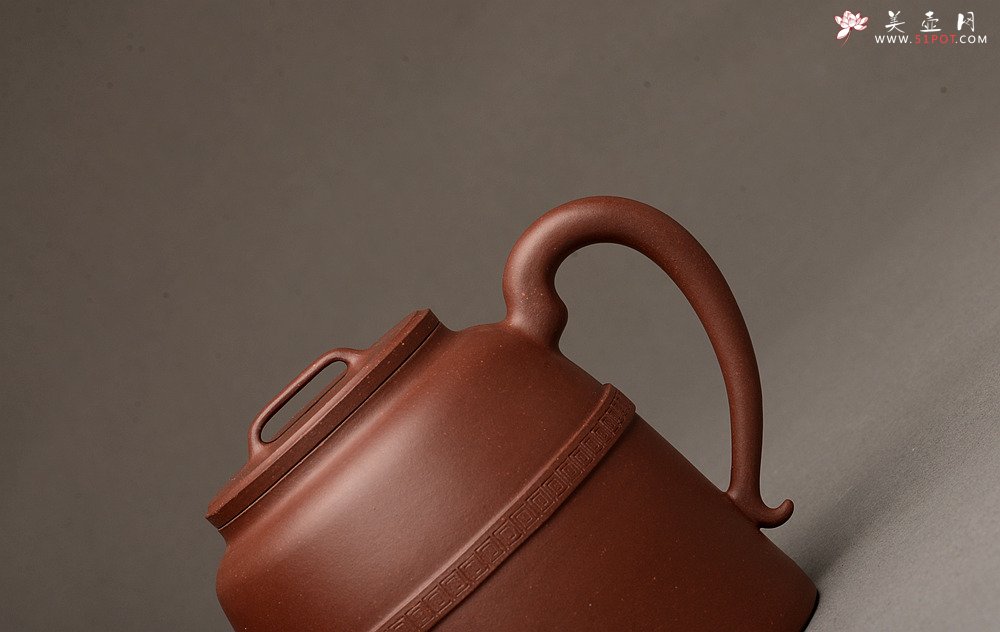 紫砂壶图片：古朴大气 潘小东全手新作 全手岱琮 挺拔俊秀  - 宜兴紫砂壶网