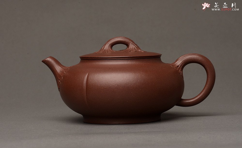 紫砂壶图片：线条流畅 别有风味o(∩_∩)o  新意花器 全手工知秋 - 宜兴紫砂壶网
