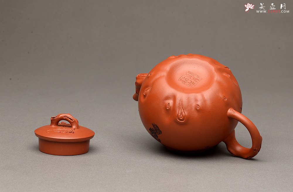 紫砂壶图片：朱牧清新品 葡萄壶 实用花货 原矿赵庄朱泥 难度颇大 - 宜兴紫砂壶网