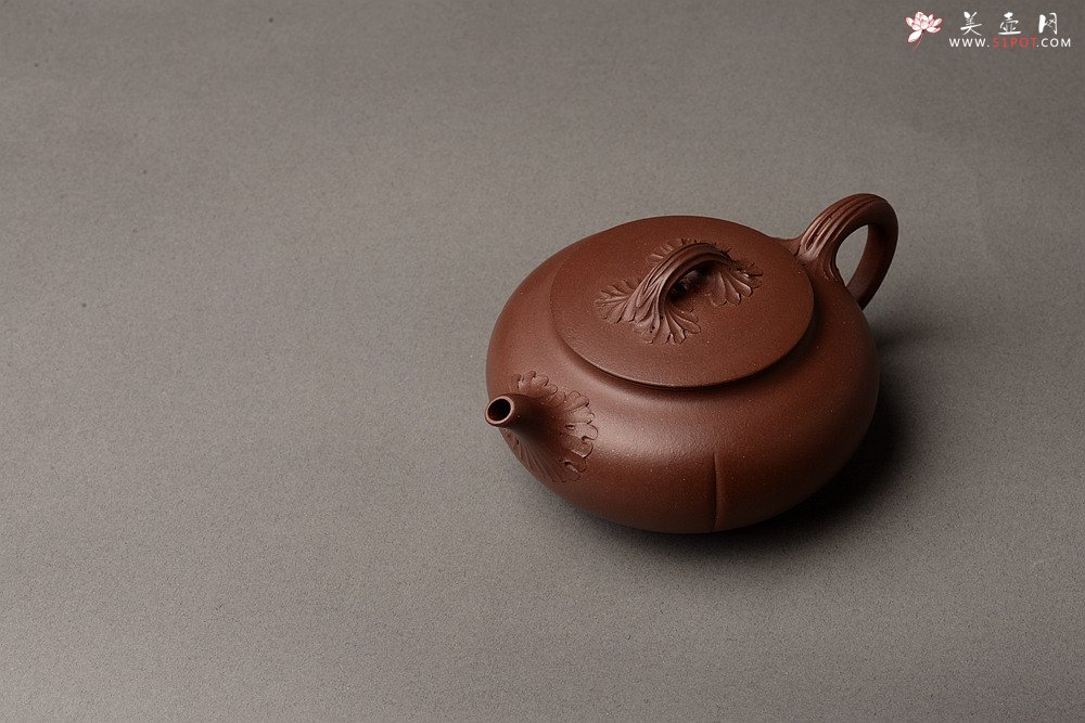 紫砂壶图片：线条流畅 别有风味o(∩_∩)o  新意花器 全手工知秋 - 宜兴紫砂壶网