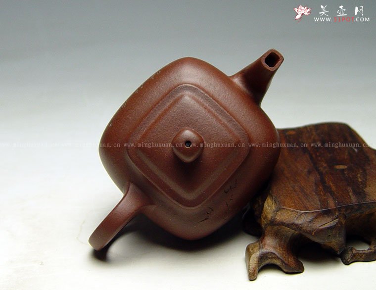 紫砂壶图片：鸣远四方壶 - 宜兴紫砂壶网