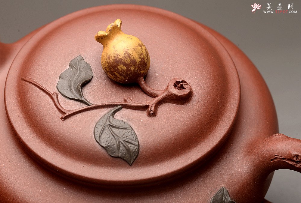 紫砂壶图片：周路健全手新作 春华秋实之仿古 逼真生动 - 宜兴紫砂壶网
