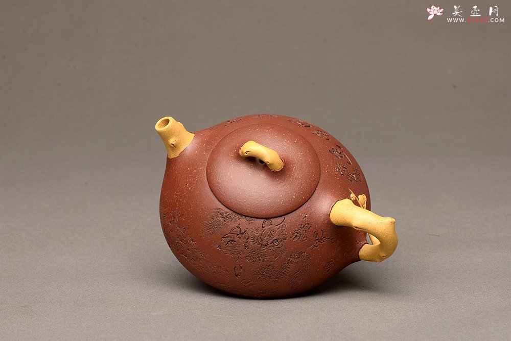 紫砂壶图片：李彦雄新品 雅趣 松鼠栩栩如生 三友石瓢 - 宜兴紫砂壶网