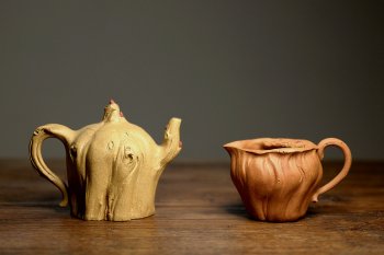 紫砂壶图片：学院派风格之全手莲蓬公道 肌理丰富 各有风味~ - 宜兴紫砂壶网