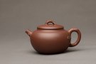 紫砂壶图片：饱满圆润 简意花货 全手脱颖 万阗阗夫人作品 - 宜兴紫砂壶网