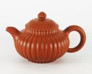紫砂壶图片：朱泥菊瓣壶 - 宜兴紫砂壶网