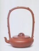 紫砂壶图片：红梅颂提梁壶 - 宜兴紫砂壶网