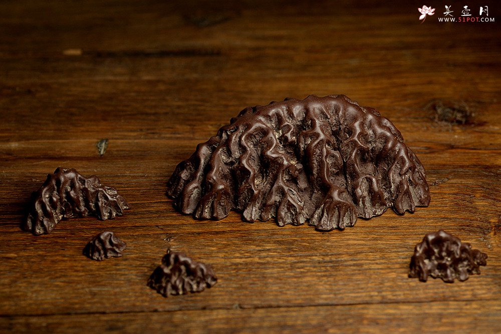 紫砂壶图片：施奇华全手摆设假山 山浪峰涛 层层叠叠  - 宜兴紫砂壶网