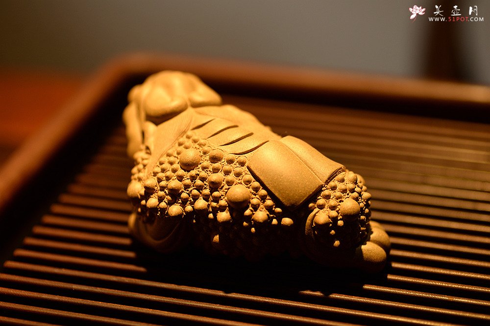 紫砂壶图片：优质段泥 做工精致 镇宅茶宠 - 宜兴紫砂壶网