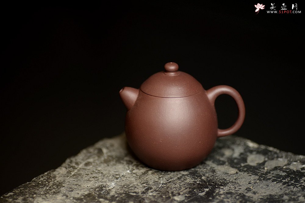 紫砂壶图片：娇小可人 老紫泥 传统经典  全手小文旦 - 宜兴紫砂壶网