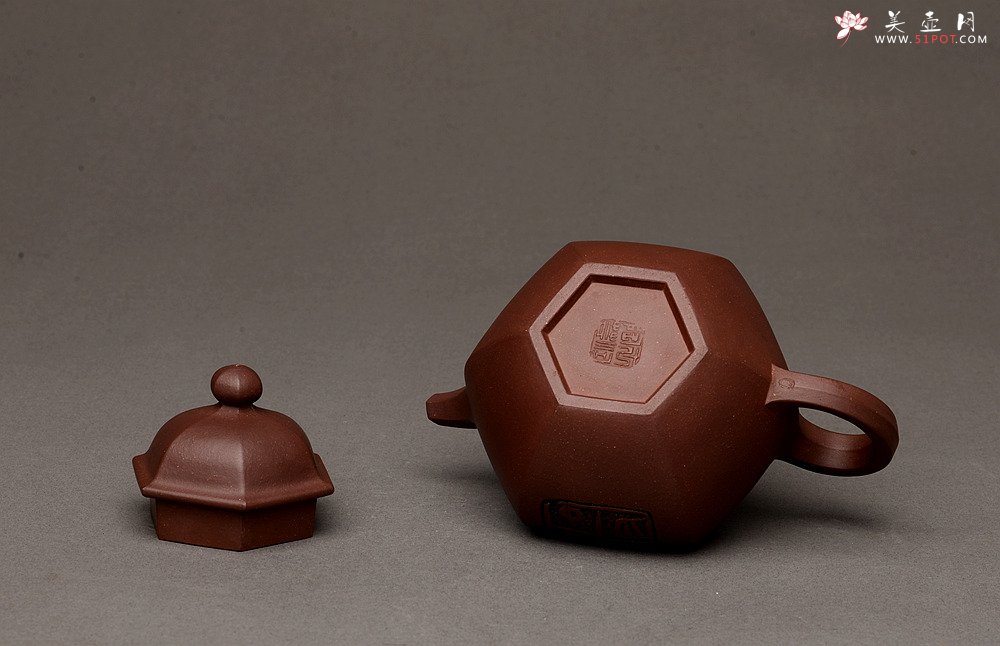 紫砂壶图片：刘世涛新作 紫砂和书画的碰撞~ 文气袭人 全手六方掇球 证书是壶之拓片 - 宜兴紫砂壶网