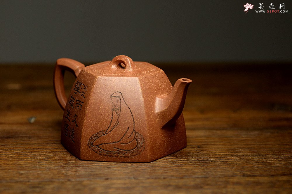 紫砂壶图片：油润降坡泥 造型敦厚 过度圆润 颇富特色 全手六方井栏  - 宜兴紫砂壶网