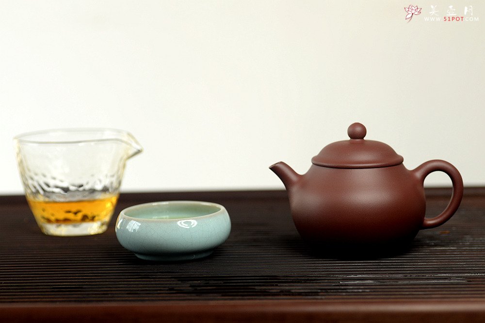 紫砂壶图片：美壶特惠 经典实用 潘壶 优质枣红泥 极易泡养 - 宜兴紫砂壶网